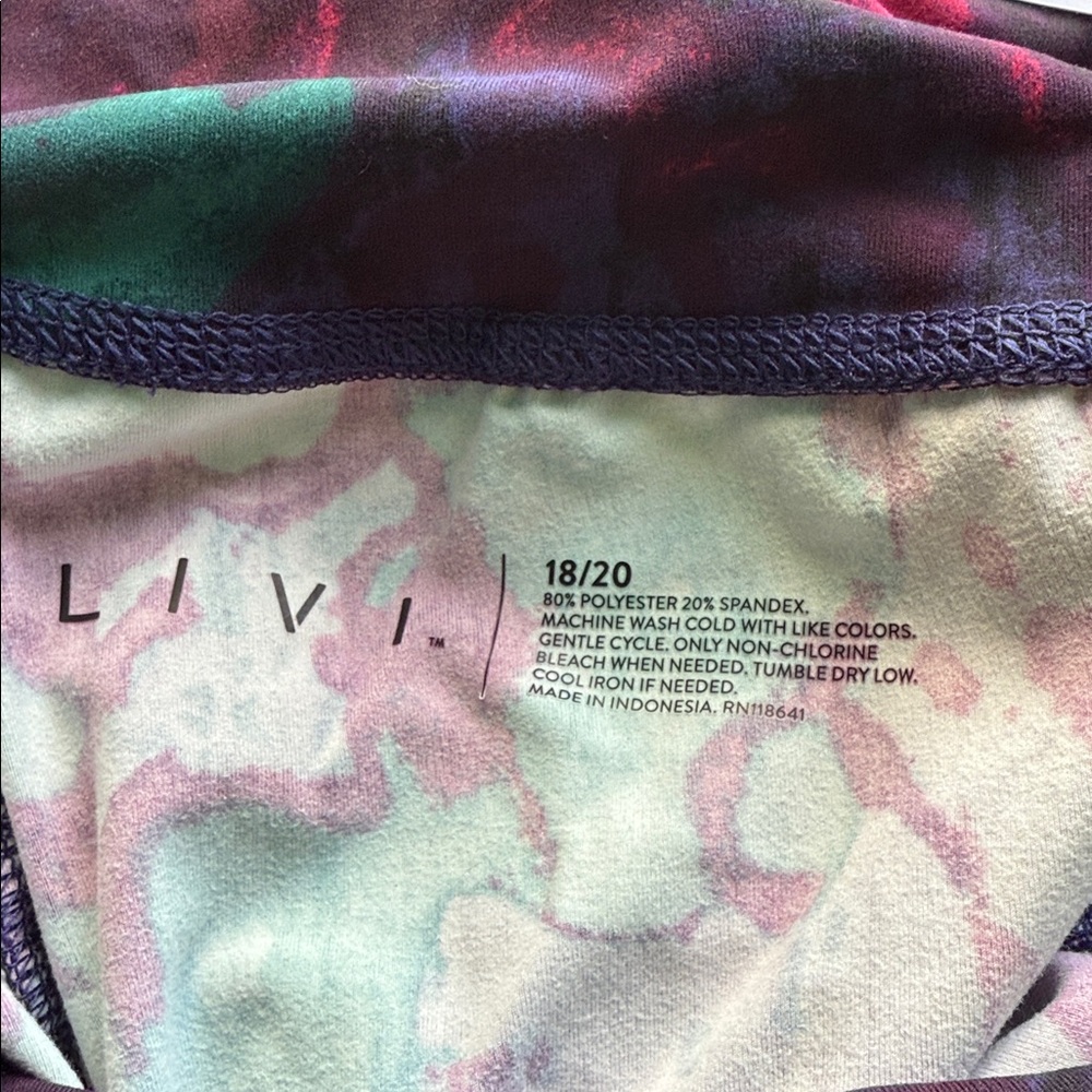 LIVI High-Rise LIVI Soft 7/8 Legging With Pockets 18/20 - Picture 5 of 6
